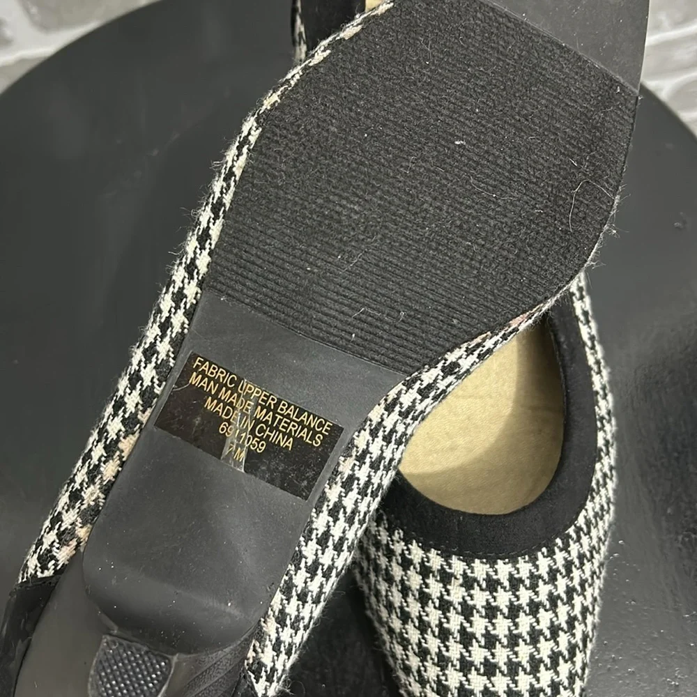 New | Classique‎ | Houndstooth Heels | Women’s Size 7M | Black Trim